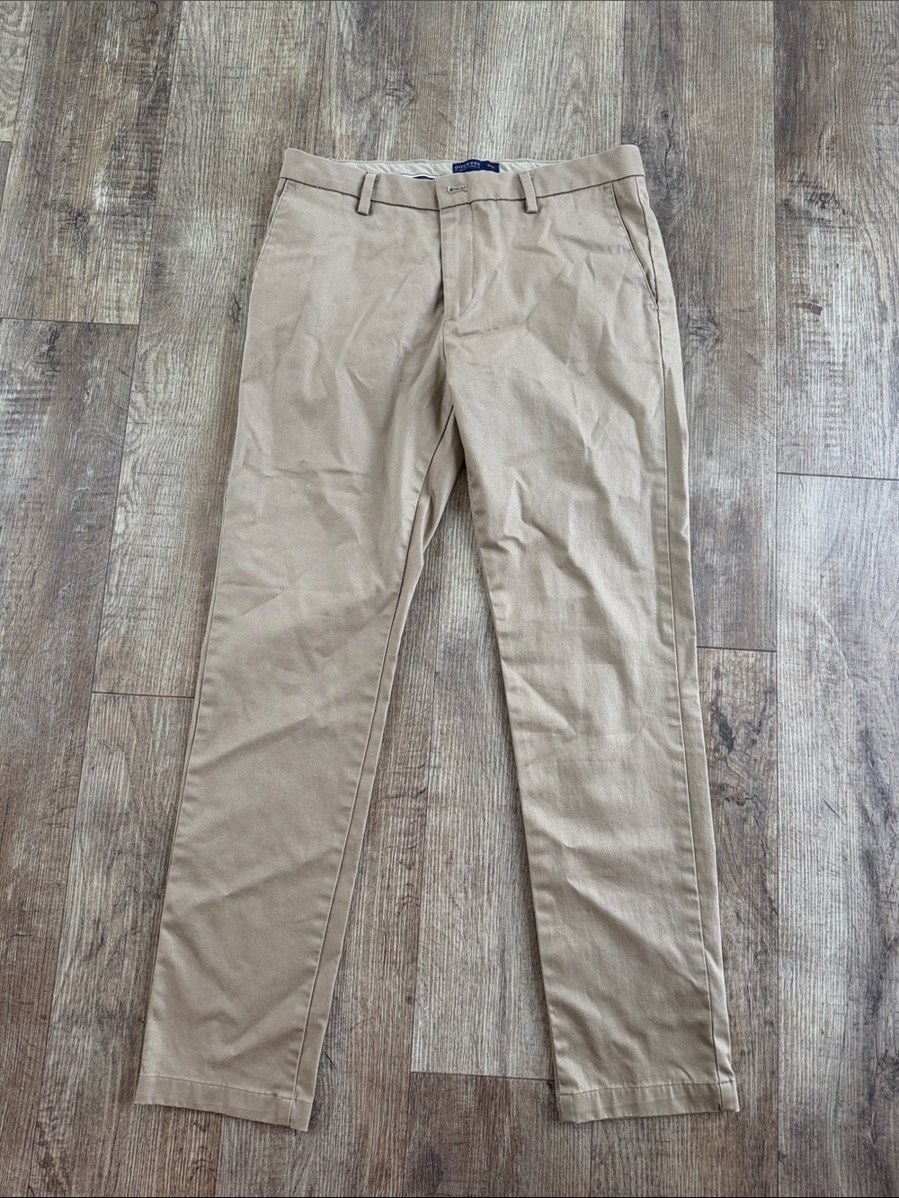 Dockers Men's Chinos in Tan
